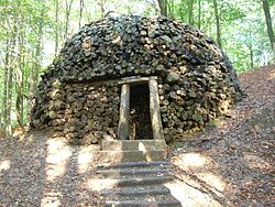 250px-Chris_Drury_Cloud_Chamber.jpg