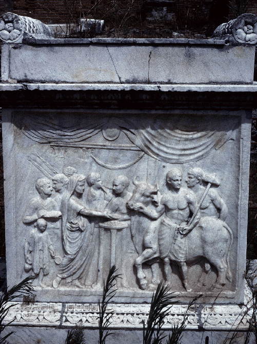 pvii_9_109_altar_w-side.gif