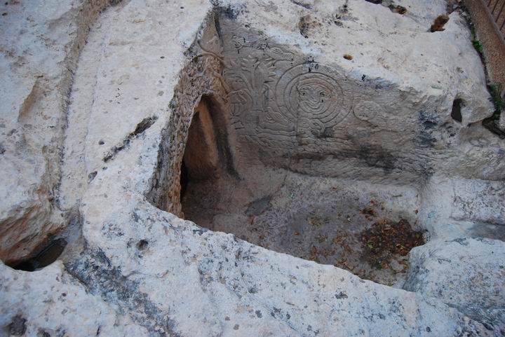 shefaramtomb12s.jpg