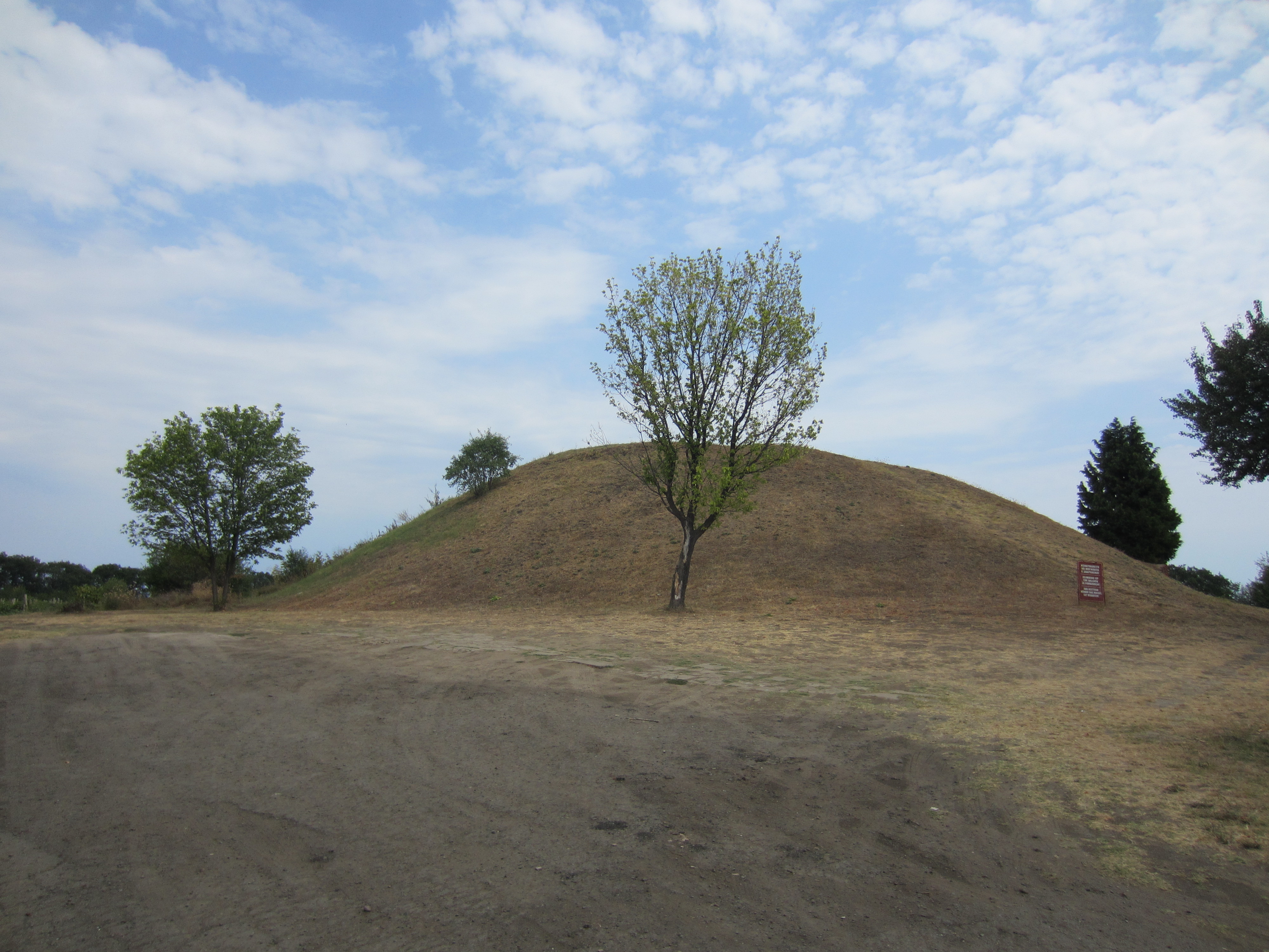 Ancient_tomb_from_Pomorie_IMG_1991.JPG