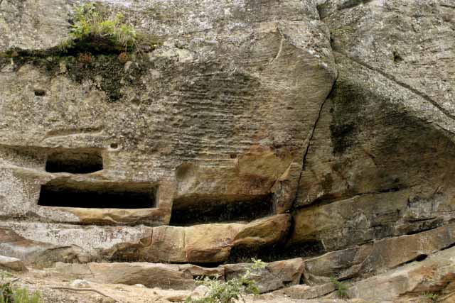 necropolis-de-cuyacabras-nicho.jpg