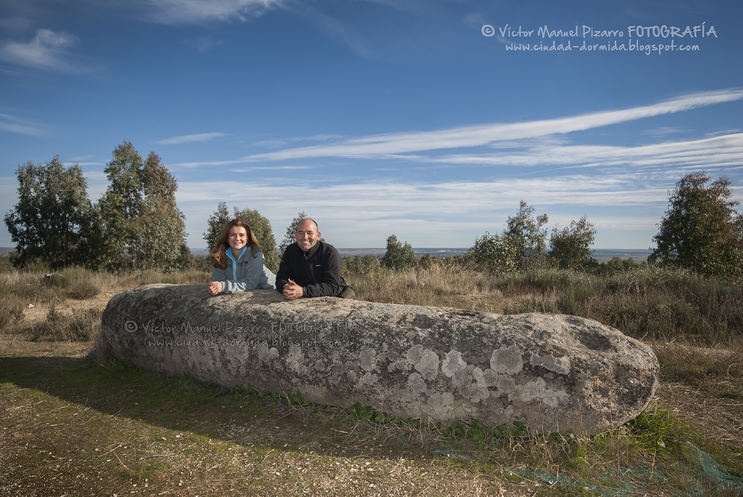 Menhir_Cabezo_Lourdes_Vi%CC%81ctor_2.jpg