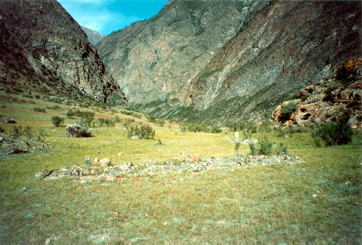 cemetery_argut_family_tomb.jpg