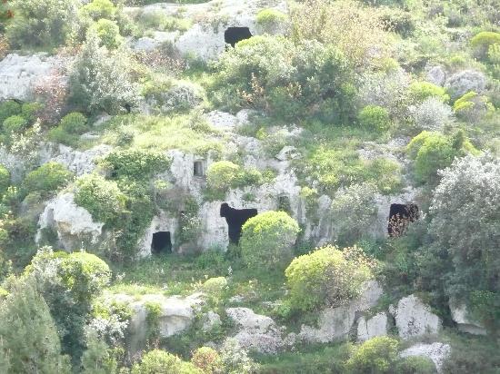 the-necropolis-of-pantalica.jpg