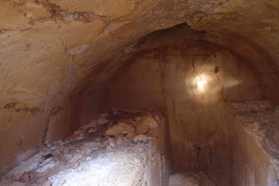 Etruscan-tomb.jpg