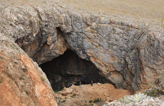 Yalburt-2011-sinkhole2.jpg